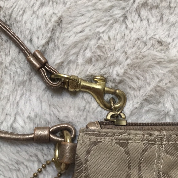 Coach Wristlet - Picture 6 of 9